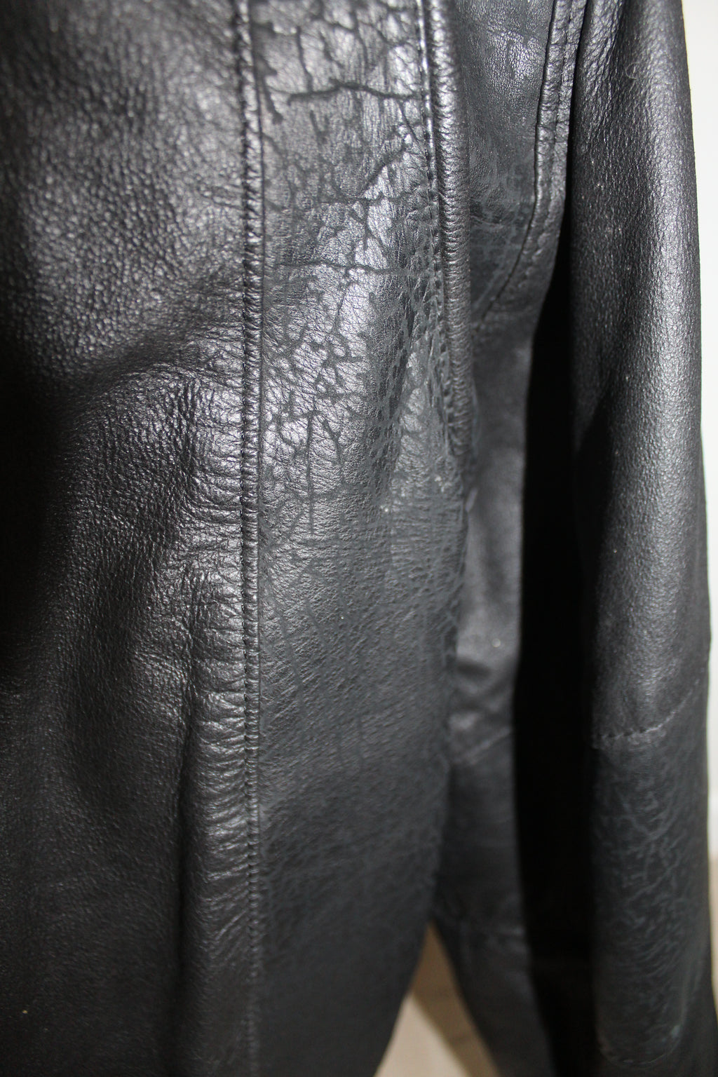 * Roger David * Vintage Leather Jacket / MADE IN NEW ZEALAND
