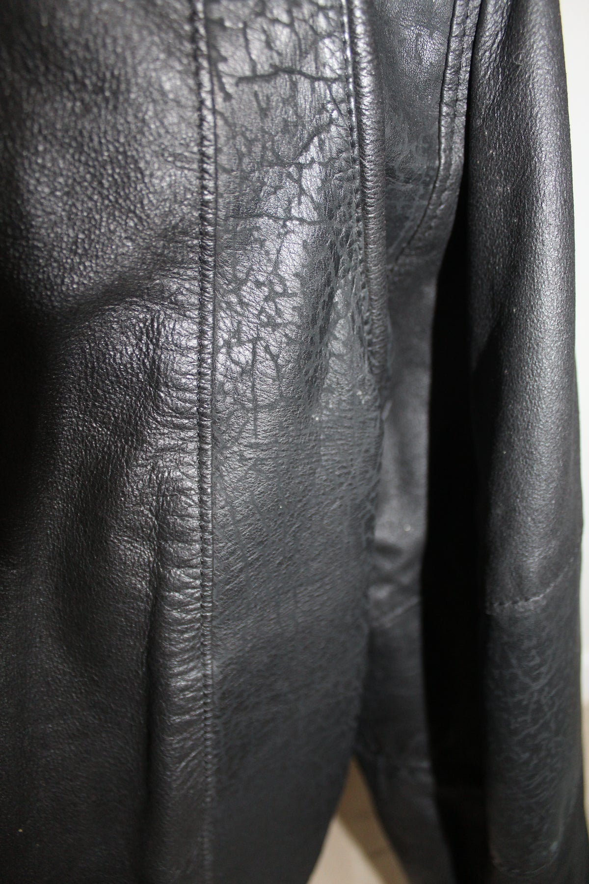 * Roger David * Vintage Leather Jacket / MADE IN NEW ZEALAND