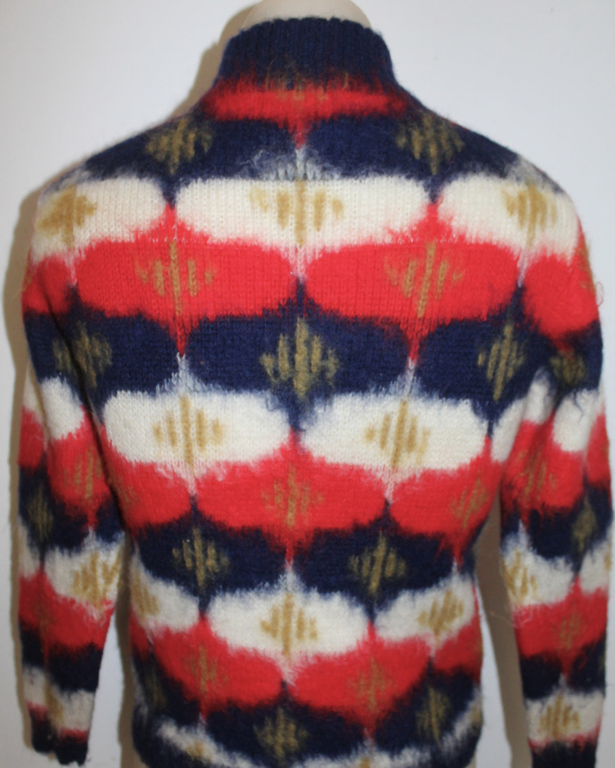 Vintage 80s/90s 100% Pure Wool patterned knit sweater