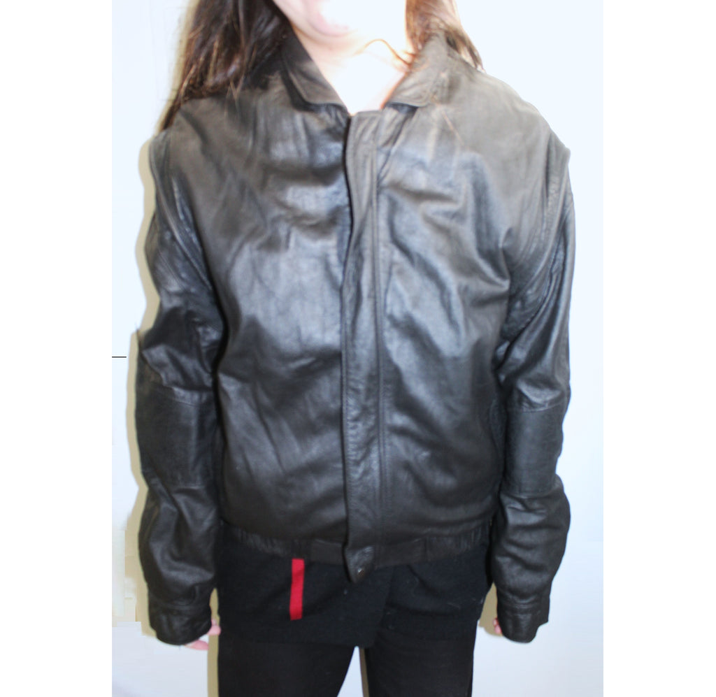 * Roger David * Vintage Leather Jacket / MADE IN NEW ZEALAND